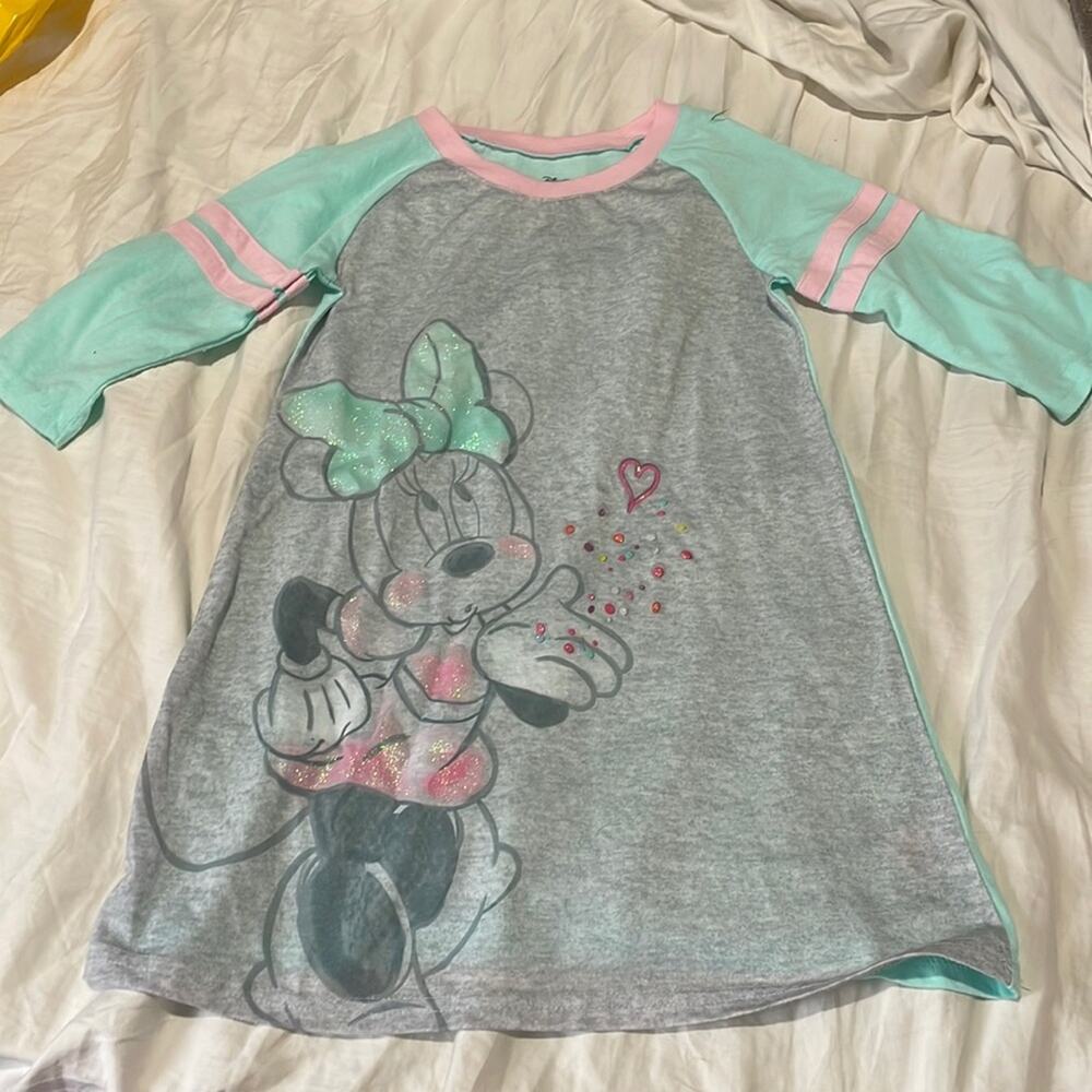 Minnie Mouse 6 💯 polyester nightgown in nwot condition mint green a line style
